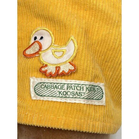 VTG 1983 CABBAGE PATCH KIDS Cat KOOSA Brown Hair w/ Yellow Corduroy Shorts - Picture 6 of 9